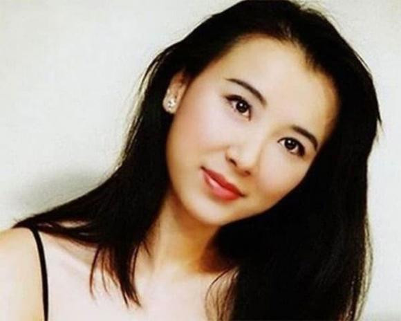 Co tung la 'my nhan so 1': Sac dep chinh phuc 12 dan ong-Hinh-2