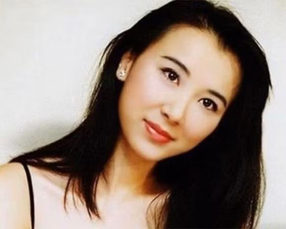 Co tung la 'my nhan so 1': Sac dep chinh phuc 12 dan ong-Hinh-2