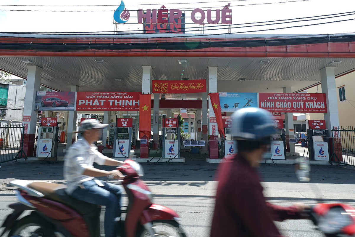 Chuỗi hai cửa hàng khác cũng thuộc DNTN Hiệp Quế trên đường Trần Xuân Soạn cũng đóng cửa nghỉ Tết.