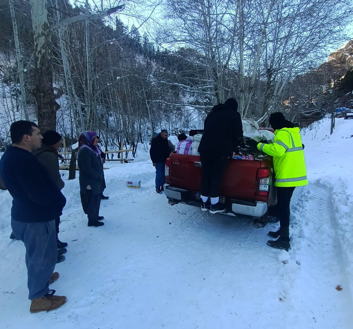 Thảm họa động đất: Chó thông minh dẫn cứu hộ đến chỗ nạn nhân - Hình 2 Tham hoa dong dat: Cho thong minh dan cuu ho den cho nan nhan-Hinh-2