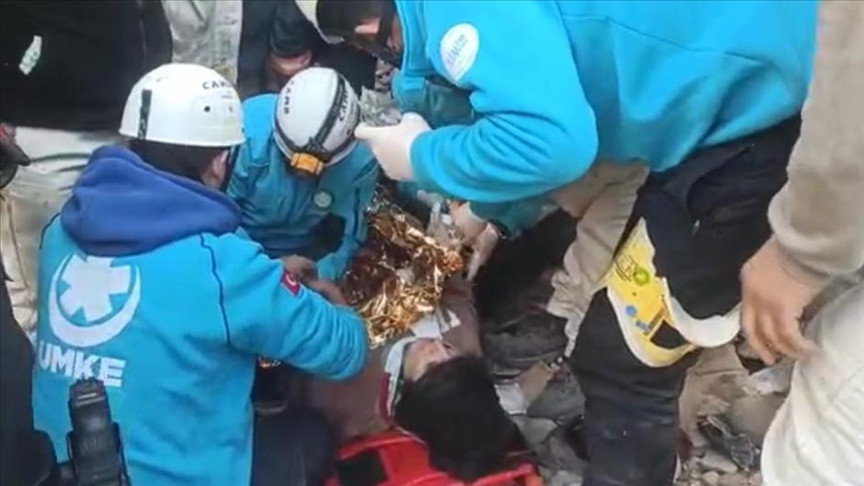 Thảm họa động đất: Chó thông minh dẫn cứu hộ đến chỗ nạn nhân - Hình 4 Tham hoa dong dat: Cho thong minh dan cuu ho den cho nan nhan-Hinh-4