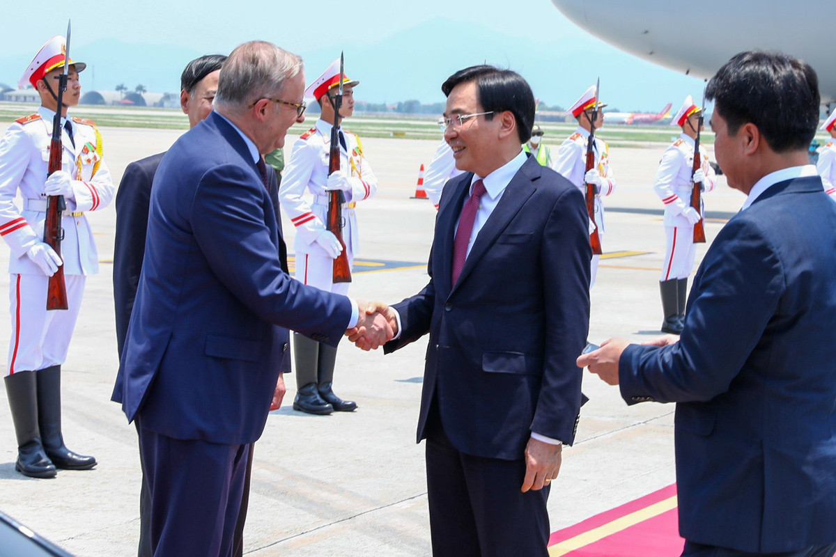 Thu tuong Australia den Ha Noi, bat dau tham chinh thuc Viet Nam-Hinh-2