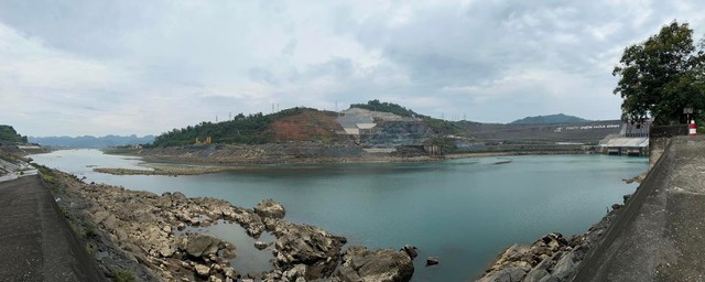 Can canh can kho cua hang loat ho thuy dien o Viet Nam