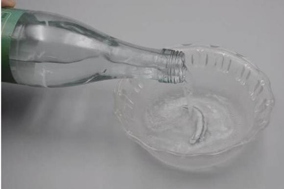 Meo lam sach dau mo mat bep bang nguyen lieu co san-Hinh-6