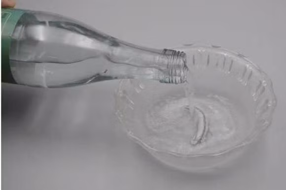 Meo lam sach dau mo mat bep bang nguyen lieu co san-Hinh-6