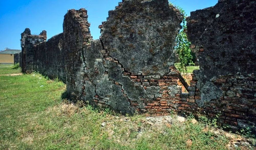 Tử Cấm Thành Huế xây trong bao lâu, vì sao có màu tía? Tu Cam Thanh Hue xay trong bao lau, vi sao co mau tia?