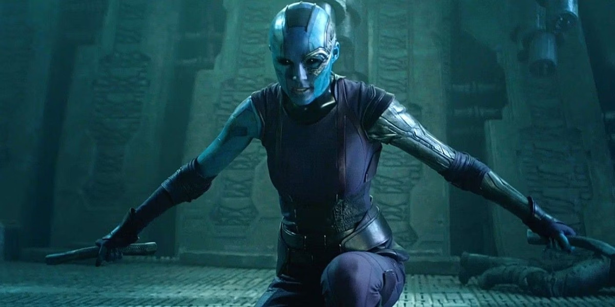 Trong Guardians of the Galaxy Vol. 3, nhân vật Nebula ( Karen Gillan đóng) có bước chuyển mình mạnh mẽ. Từ kẻ phản diện đen tối, chịu nhiều tổn thương, Nebula lột xác thành nhà lãnh đạo giàu lòng trắc ẩn. Diễn xuất có đầu tư của Gillan giúp Nebula tỏa sáng, nhất là những phân đoạn tạo nên mối liên hệ giữa cỗ máy này với Rocket. Ảnh: Collider.