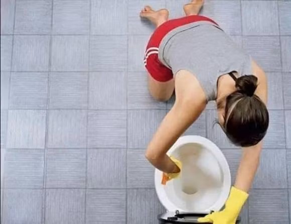 10 meo danh bay vet ban toilet, ap dung ngay tai nha-Hinh-3