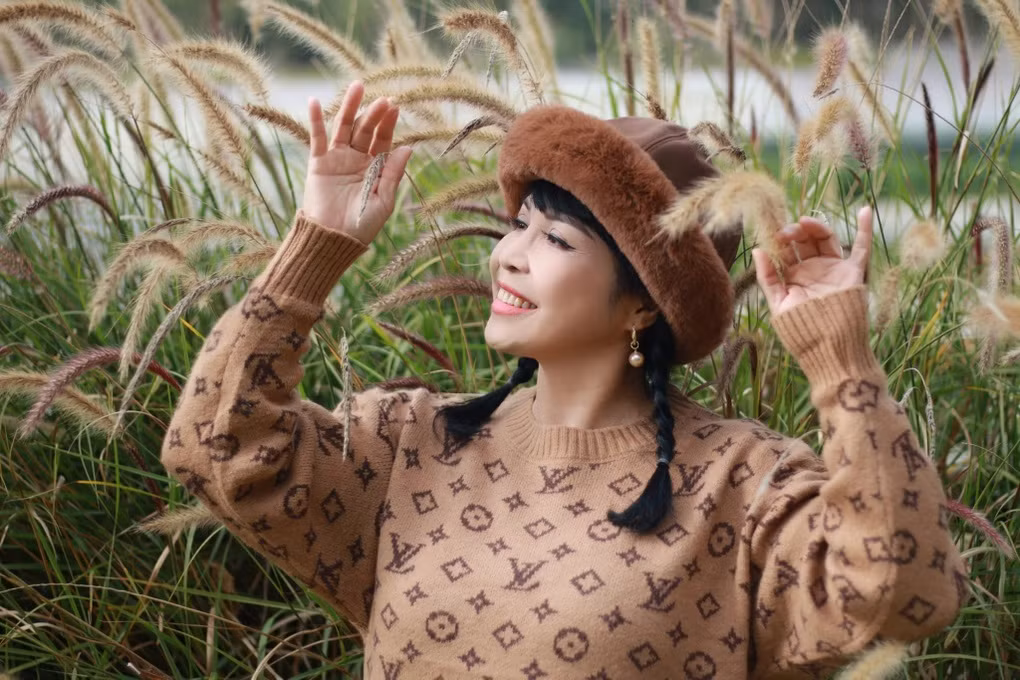 Hoa hau dien anh 1991 Huong Giang: Me don than 20 nam, muu sinh nhieu nghe-Hinh-4