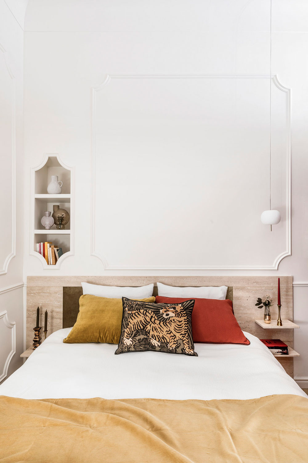 Can ho ti hon day mau sac cua co gai Phap-Hinh-4