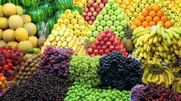 Sau thang 4 khuyen ban khong nen mua 6 loai trai cay nay