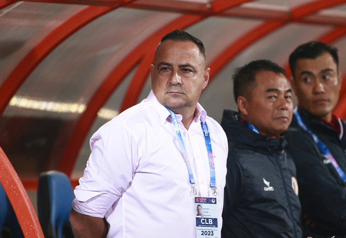 CLB CAHN chia tay HLV Paulo Foiani