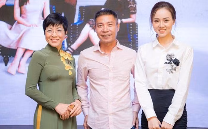 Vợ mới Công Lý thân thiết với vợ cũ, được lòng các con riêng - Hình 5 Vo moi Cong Ly than thiet voi vo cu, duoc long cac con rieng-Hinh-5