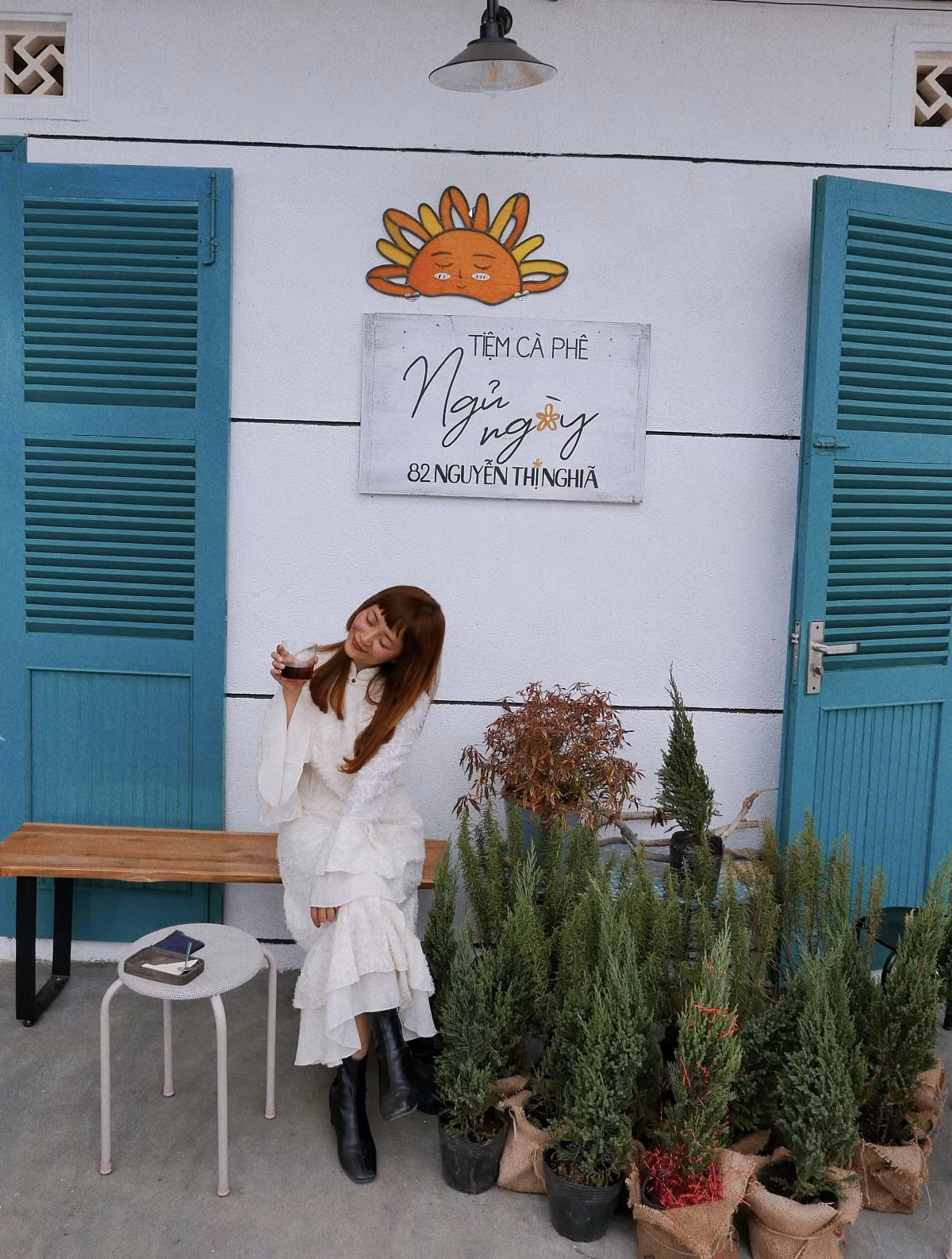 Tiệm cà phê Ngủ Ngày ở Phưởng 2 cũng là điểm check in được giới trẻ yêu thích.
