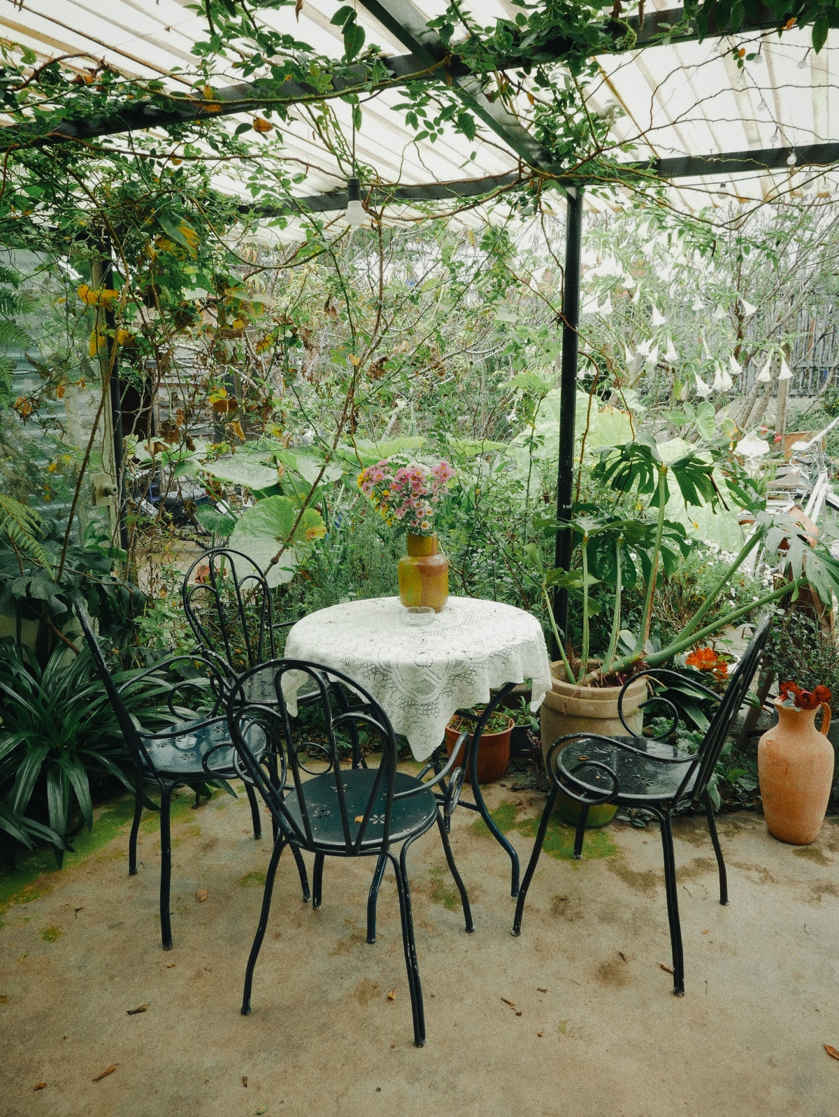 Sở hữu cái tên độc đáo "Là Nhất", cửa hiệu nằm trên đường 3 tháng 4 này là nơi lý tưởng để thưởng thức không khí Đà Lạt./.