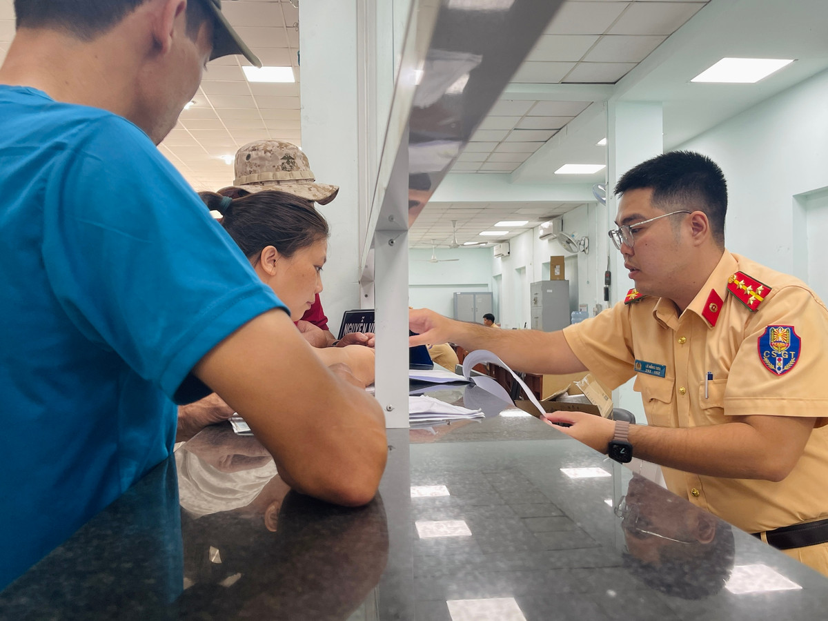 Một người được sở hữu bao nhiêu biển số xe định danh? Mot nguoi duoc so huu bao nhieu bien so xe dinh danh?