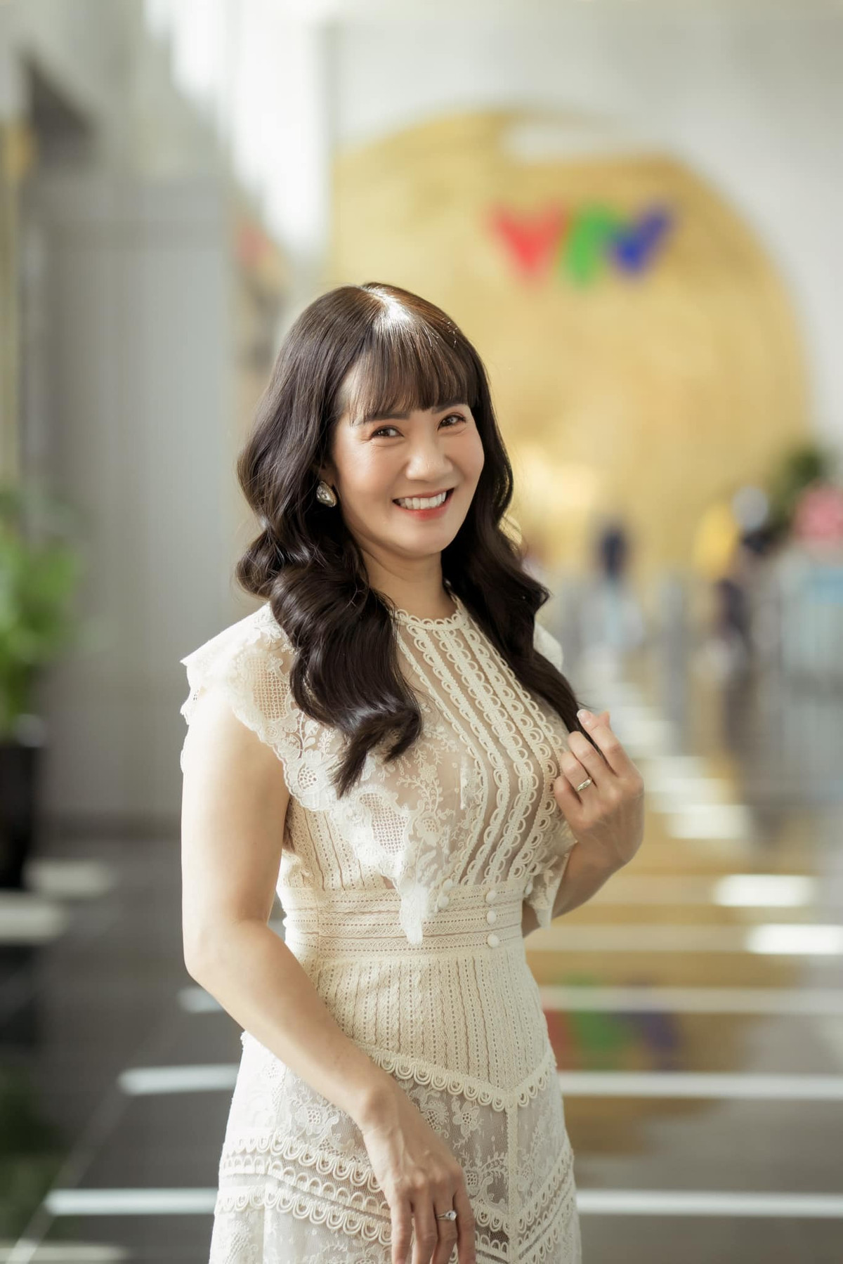 Dien vien truyen hinh Viet gay uc che vi thoai nhu com nguoi-Hinh-6