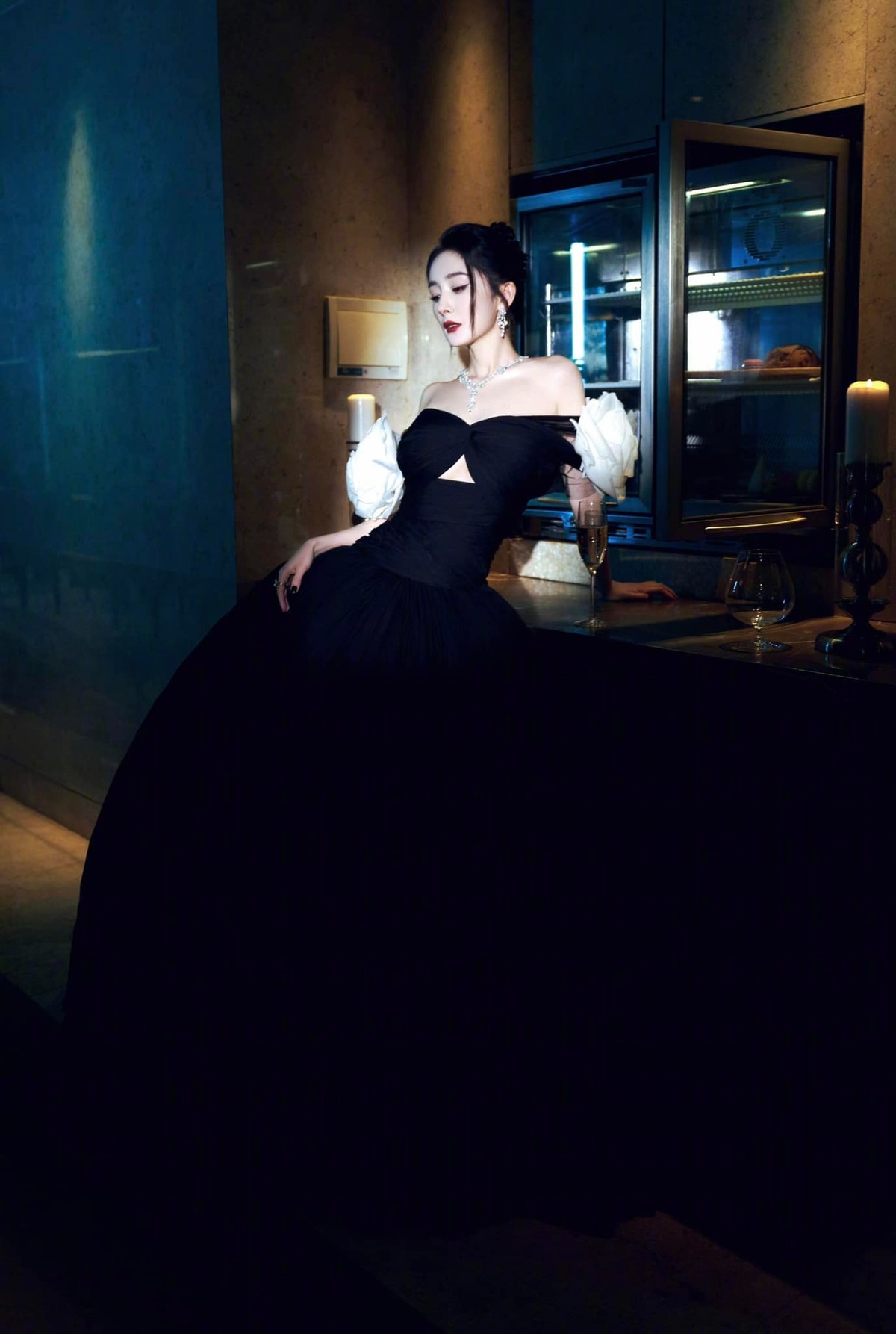 Hinh anh goi cam cua Duong Mich o tuoi 37-Hinh-6