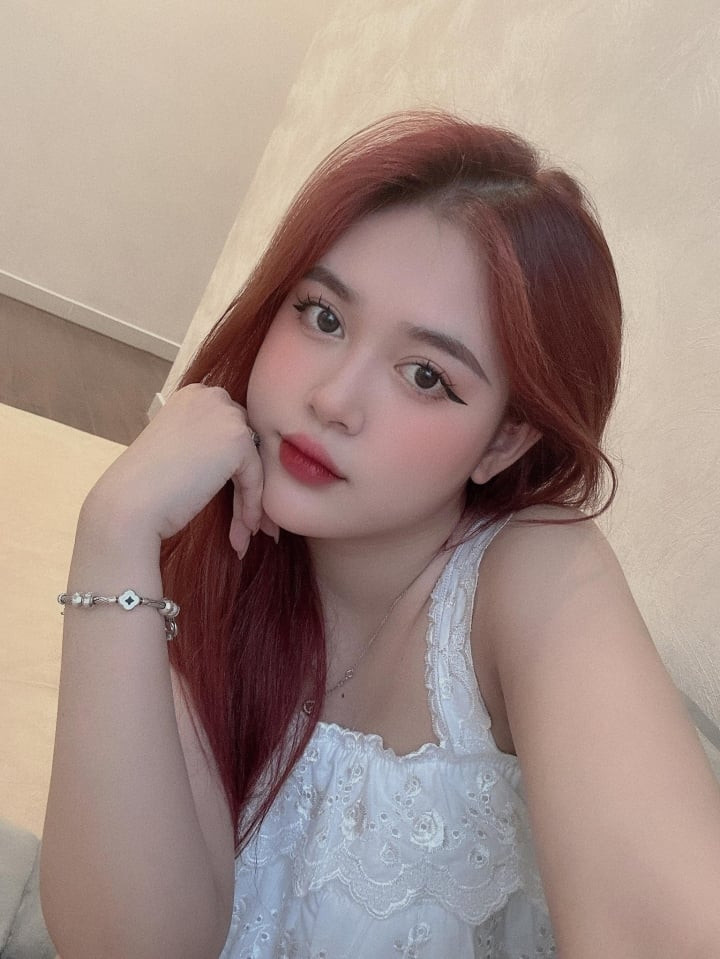 Do đặc thù công việc phải thi đấu xa nhà nhưng Tiến Long thường xuyên động viên, an ủi để bà xã không cảm thấy tủi thân khi chăm con một mình.