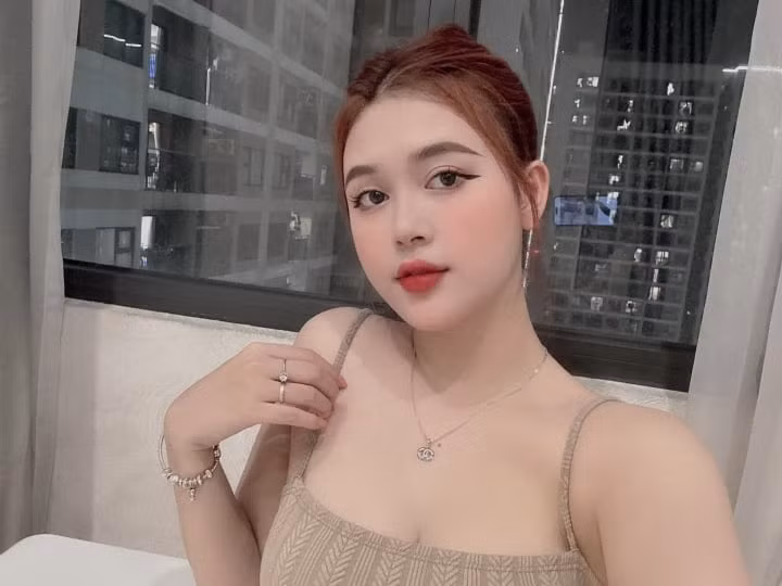 Bà xã Tiến Long cho biết chàng cầu thủ càng thêm trưởng thành sau khi có vợ, con.