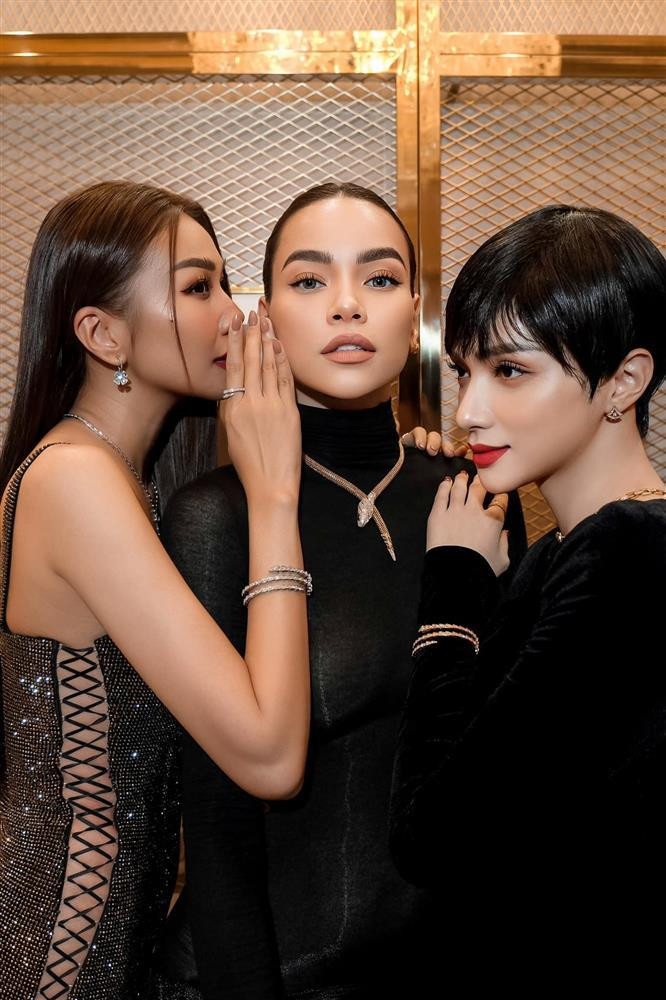 Ho Ngoc Ha de lo lan da lao hoa khac xa khi make-up-Hinh-2