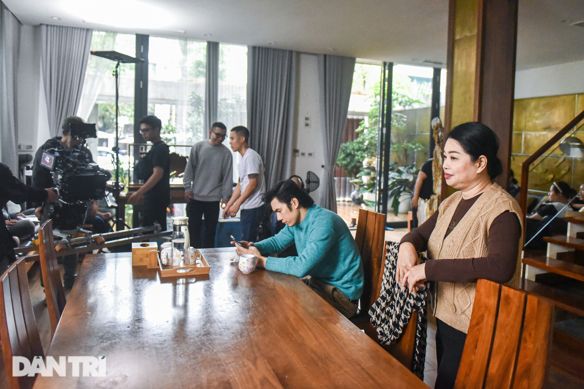 Thanh Tu muon ao me lai xe den quay phim Dung lam me cau-Hinh-4