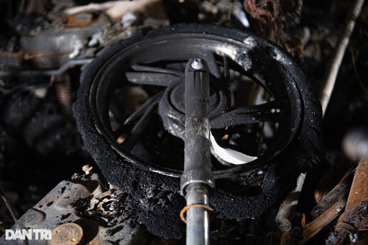 Dong tro tan am anh ben trong chung cu mini bi chay o Ha Noi-Hinh-4