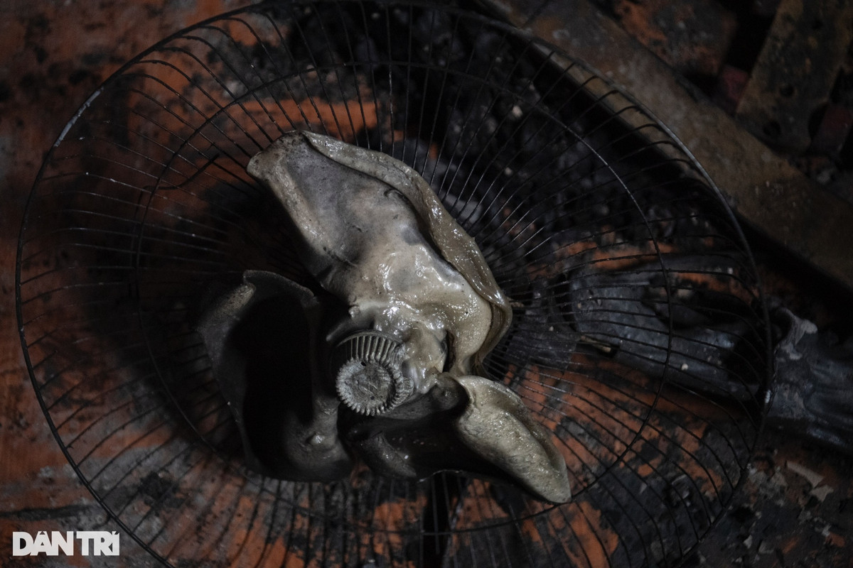 Dong tro tan am anh ben trong chung cu mini bi chay o Ha Noi-Hinh-7