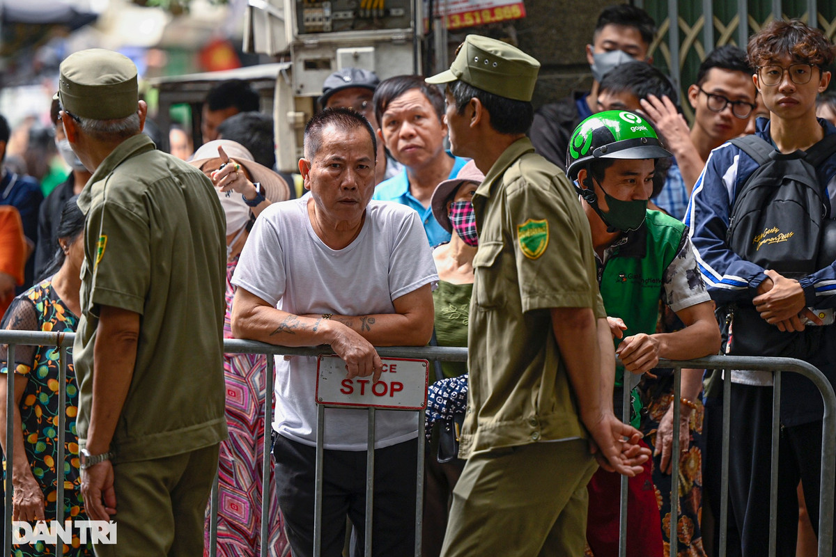 Dong tro tan am anh ben trong chung cu mini bi chay o Ha Noi-Hinh-11