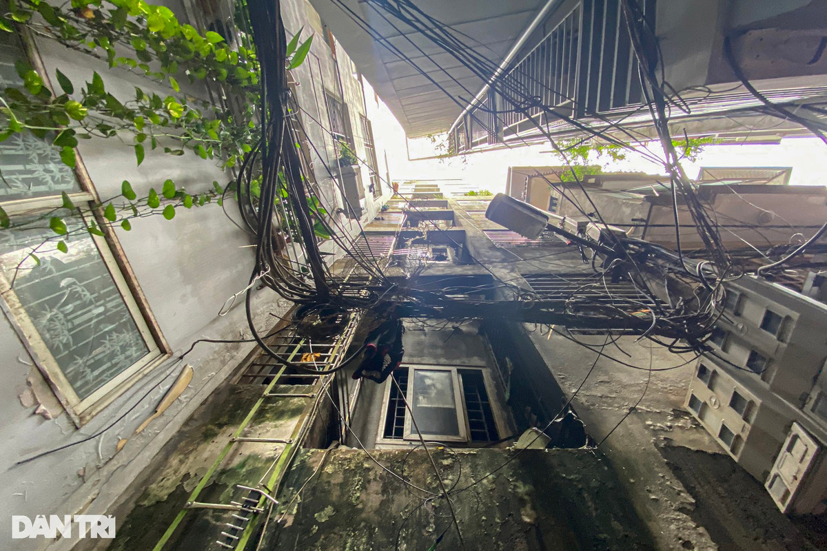 Dong tro tan am anh ben trong chung cu mini bi chay o Ha Noi-Hinh-9