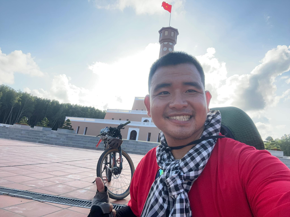 Chang trai dap xe xuyen Viet 74 ngay, nua nam giam 30kg-Hinh-2