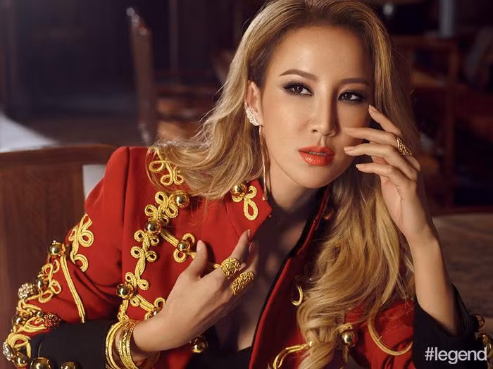 Nu ca si Coco Lee bi phat hien tu tu, nghi do tram cam