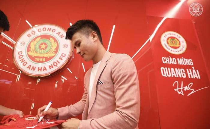 Những bản hợp đồng lớn nhất V.League 2023 đều thuộc về CLB CAHN Nhung ban hop dong lon nhat V.League 2023 deu thuoc ve CLB CAHN