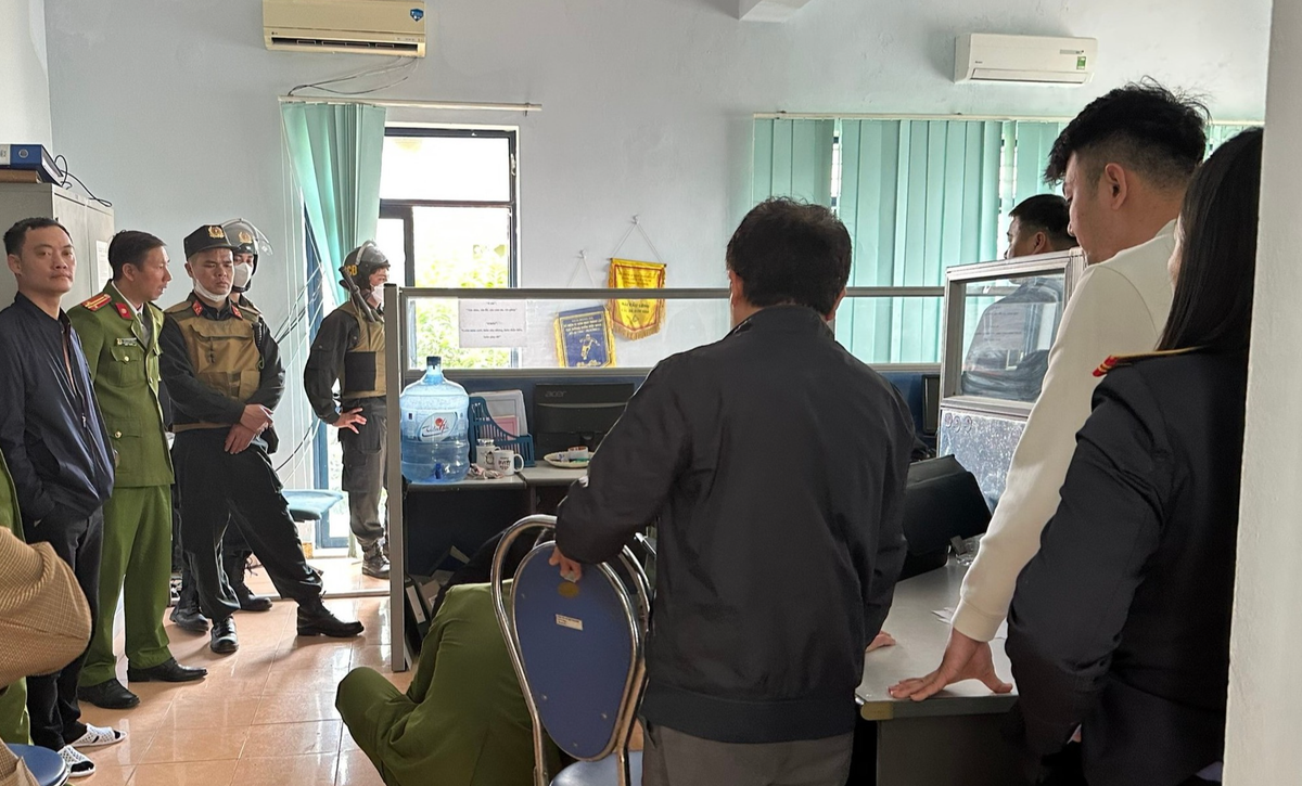 Giám đốc đăng kiểm đường thủy cùng 3 thuộc cấp bị bắt Giam doc dang kiem duong thuy cung 3 thuoc cap bi bat