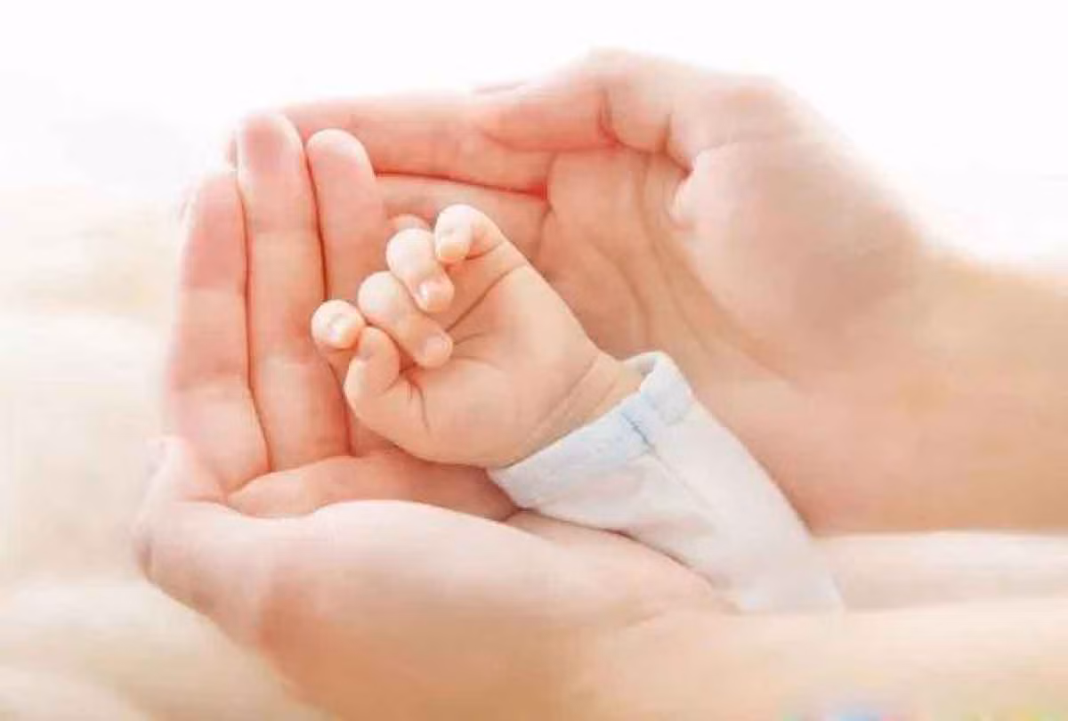 Gan 10 nam chua co con, vo muon “tra tu do” cho toi