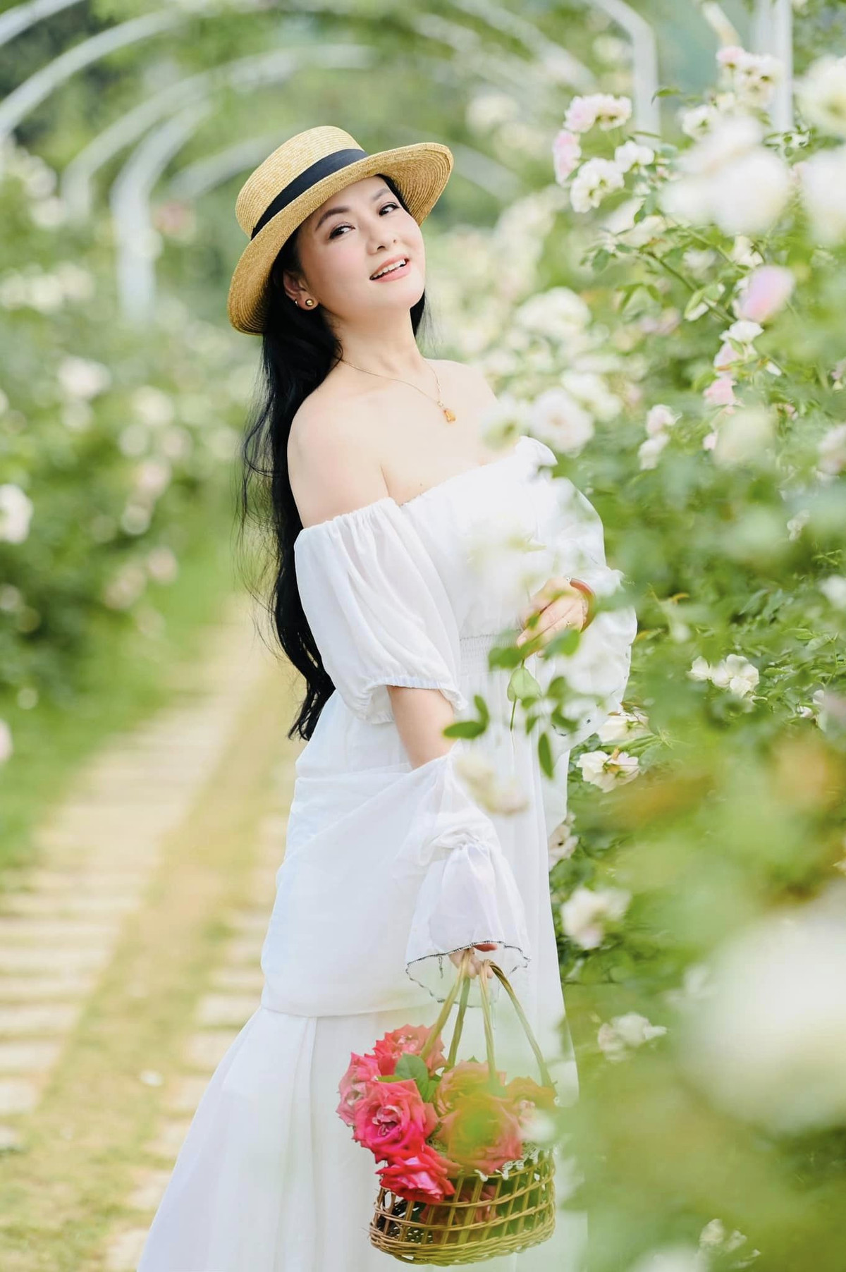 NSND Thu Que tre dep tuoi 54, hanh phuc ben NSUT Pham Cuong YAHOO 14