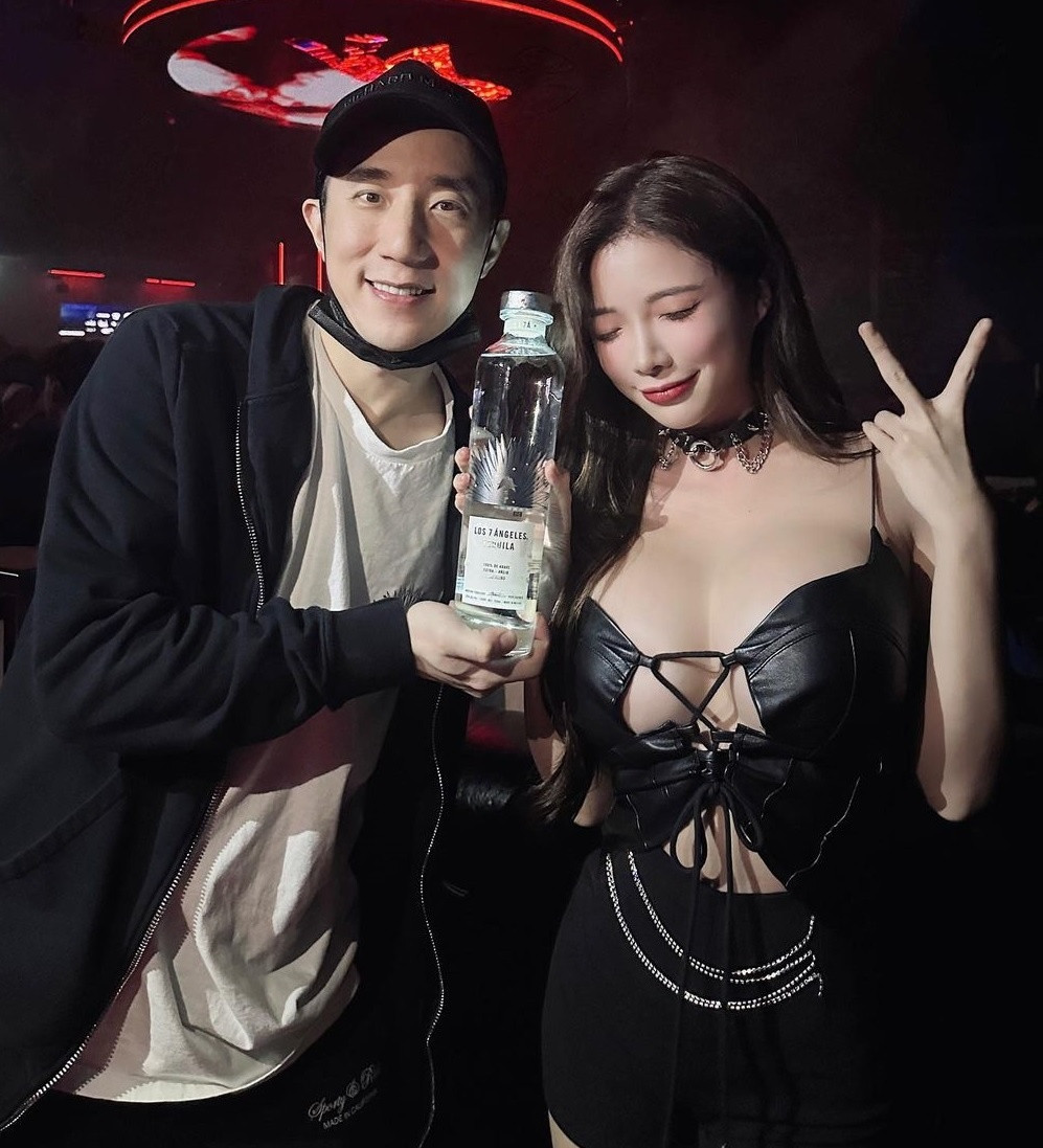 Cuoc song doi lap cua hai con Thanh Long