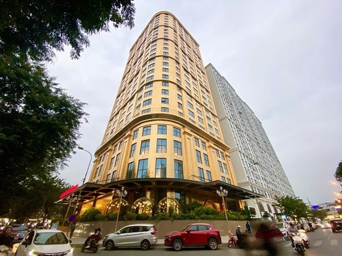Dolce by Wyndham Hanoi Golden Lake là khách sạn dát vàng đầu tiên tại Hà Nội, nằm bên bờ hồ Giảng Võ (quận Đống Đa). (Ảnh: Hanoinews)