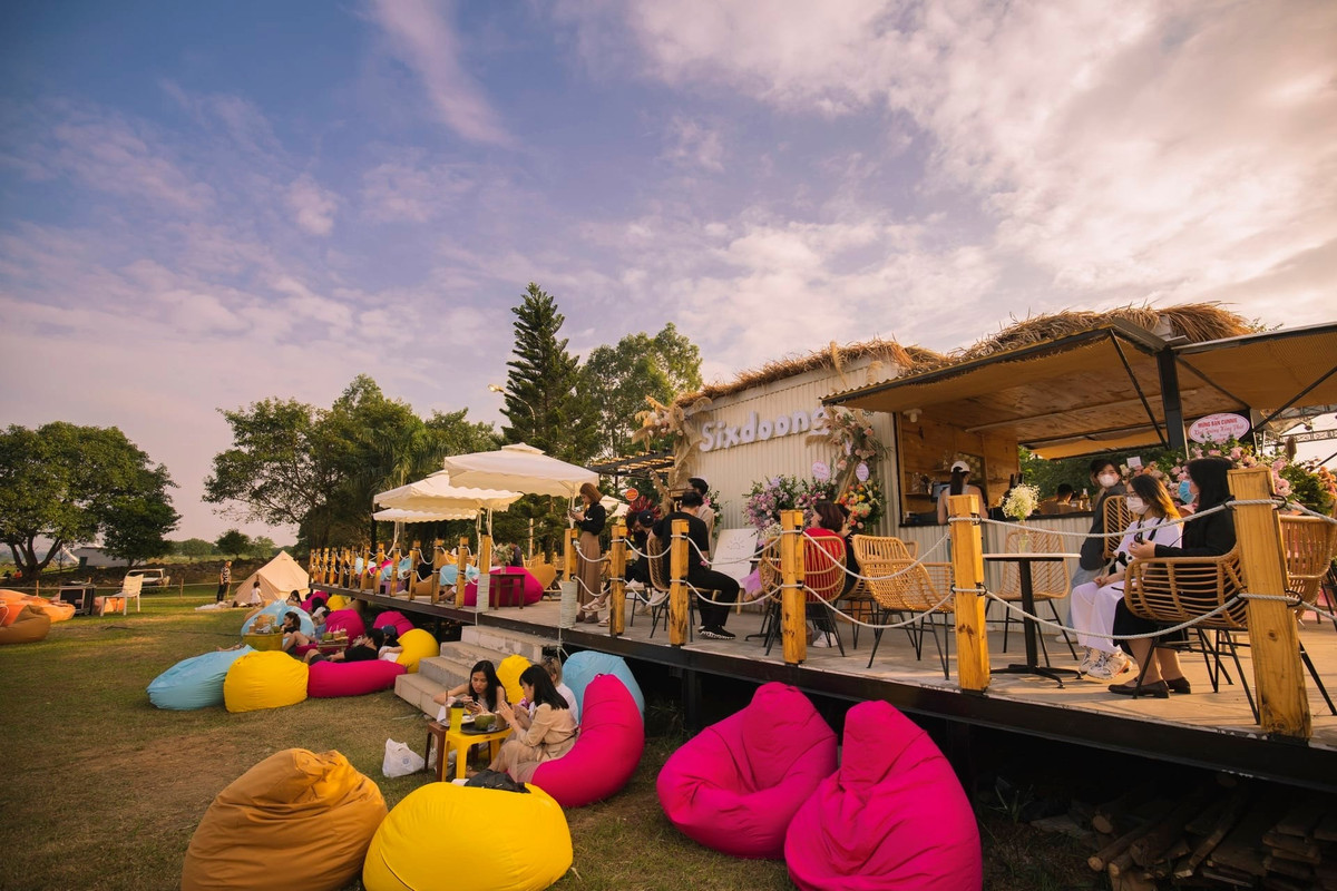 Ha Noi: “Dua nhau di tron” cuoi tuan tai 3 quan ca phe ket hop camping-Hinh-6