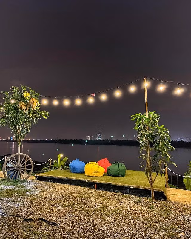 Ha Noi: “Dua nhau di tron” cuoi tuan tai 3 quan ca phe ket hop camping-Hinh-2