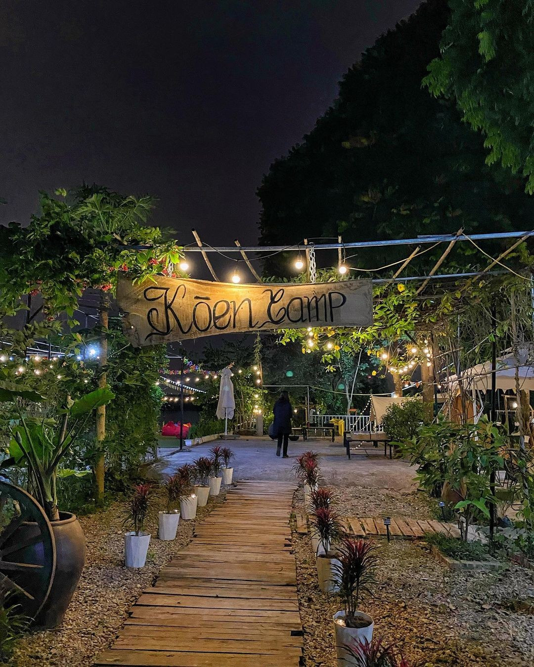 Ha Noi: “Dua nhau di tron” cuoi tuan tai 3 quan ca phe ket hop camping