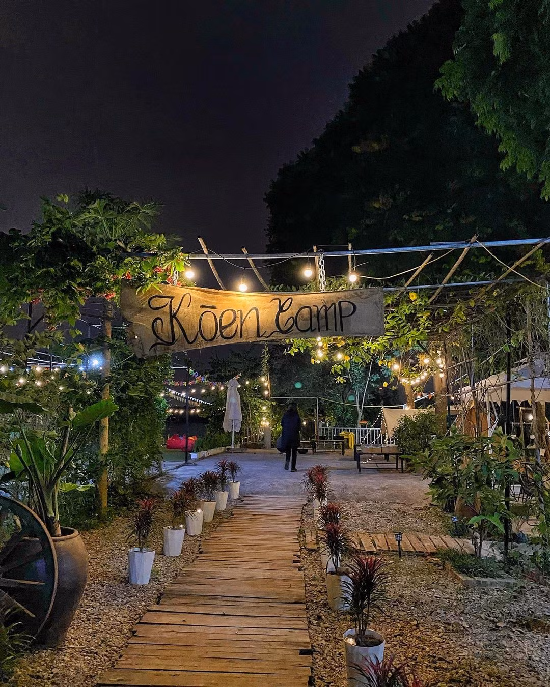 Ha Noi: “Dua nhau di tron” cuoi tuan tai 3 quan ca phe ket hop camping