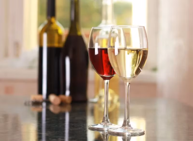 Me bau uong ruou lam thay doi khuon mat thai nhi