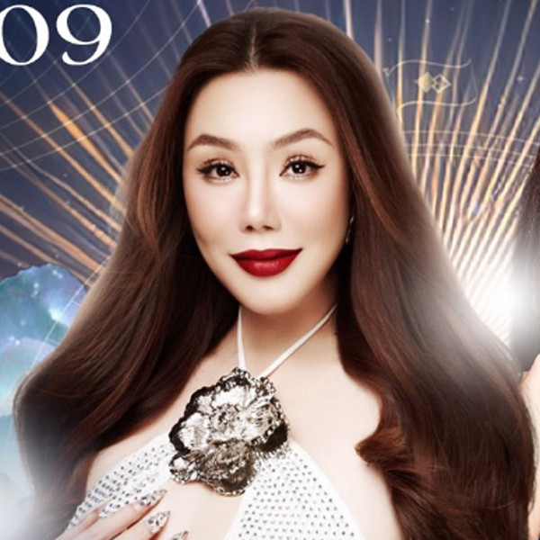 Cách đây nhiều năm, người đẹp sinh năm 1980 từng thừa nhận mình chỉnh sửa mũi vì đây là đặc điểm ngoại hình khiến cô bận tâm. Còn lại, Hồ Quỳnh Hương khẳng định mình không can thiệp "dao kéo" phần nào trên gương mặt.