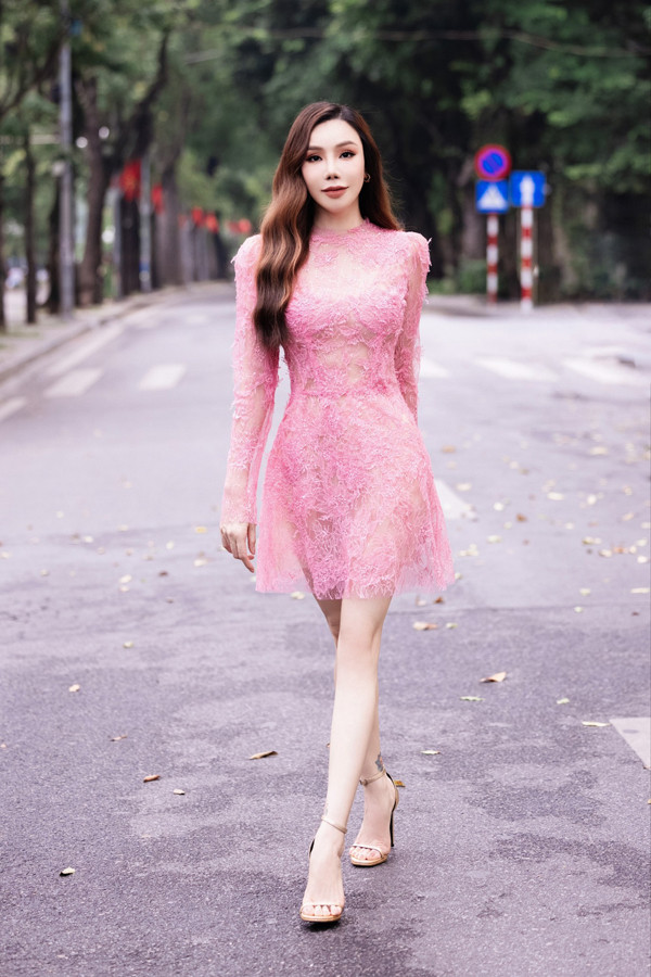 Khi chia sẻ ảnh trên trang cá nhân hay trên truyền thông, khán giả đều bình luận 'không còn hình bóng của Hồ Quỳnh Hương'.