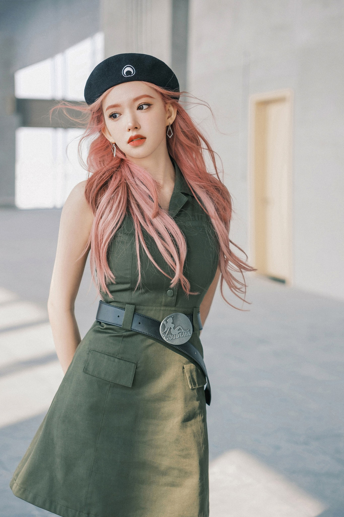 Nu dien vien 25 tuoi bi dua tin la nhan tinh cua Luong Trieu Vy-Hinh-22