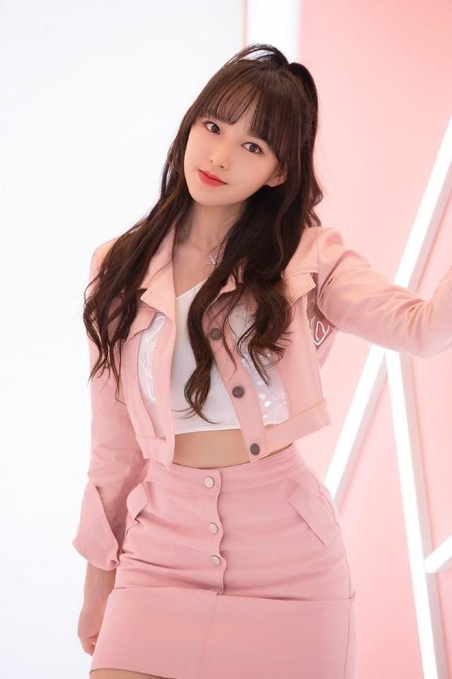 Nu dien vien 25 tuoi bi dua tin la nhan tinh cua Luong Trieu Vy-Hinh-10