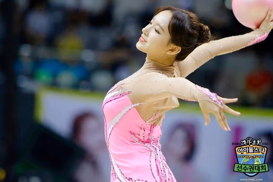 Nu dien vien 25 tuoi bi dua tin la nhan tinh cua Luong Trieu Vy-Hinh-5