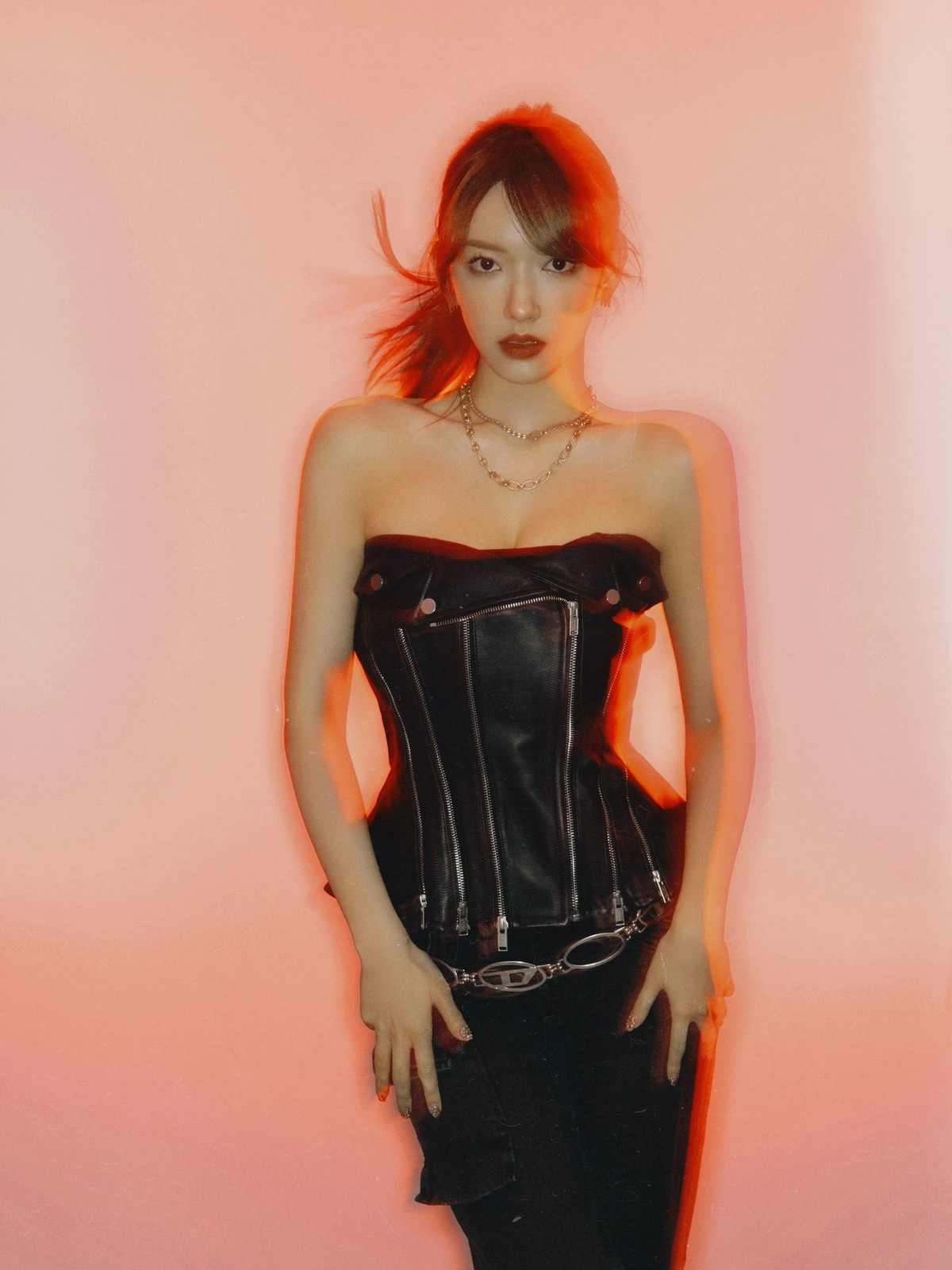 Nu dien vien 25 tuoi bi dua tin la nhan tinh cua Luong Trieu Vy-Hinh-19