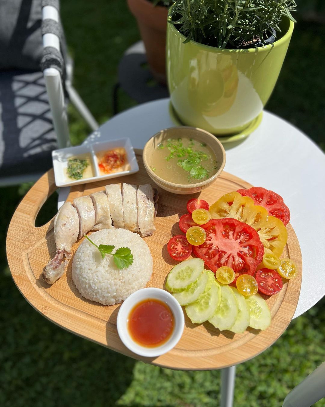 Qua me lam vuon, hang xom nhuong ca dat truoc nha cho trong trot-Hinh-7